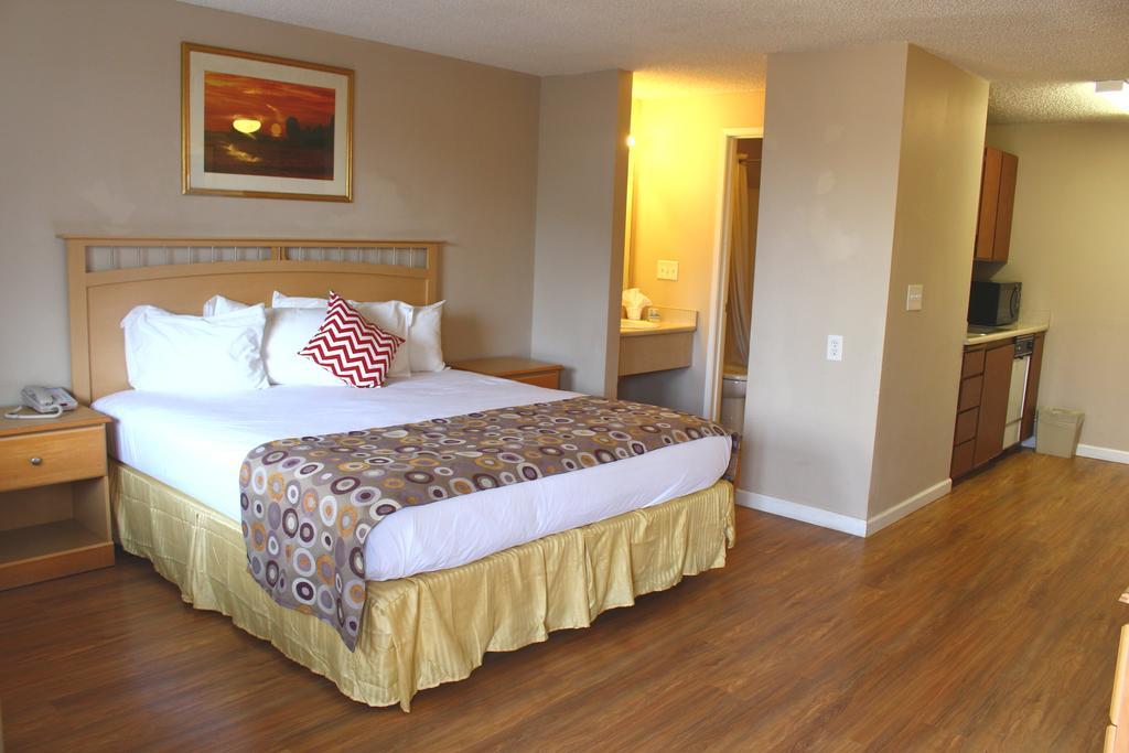 Days Inn By Wyndham Lakewood South Tacoma Oda fotoğraf