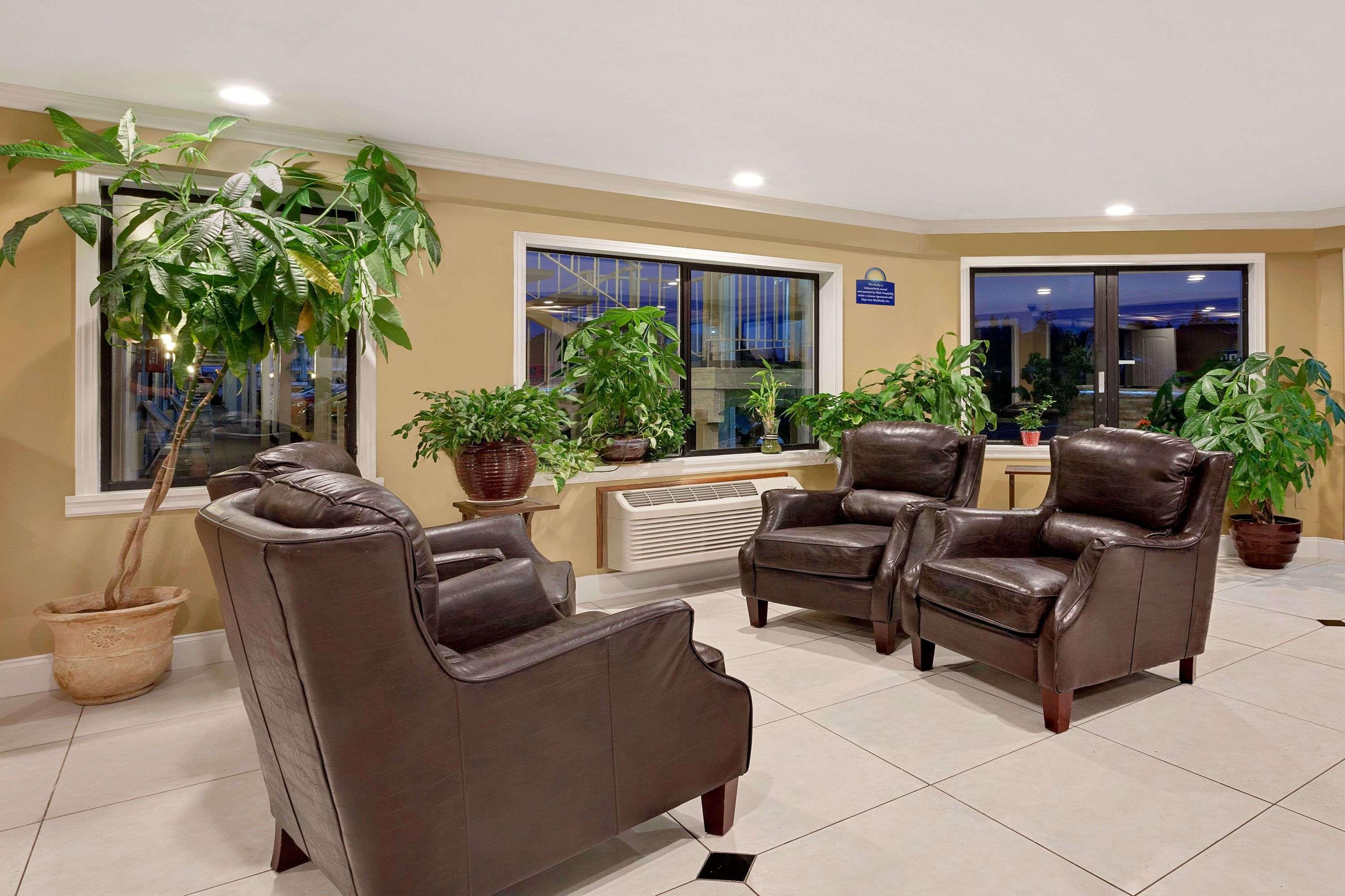 Days Inn By Wyndham Lakewood South Tacoma Dış mekan fotoğraf