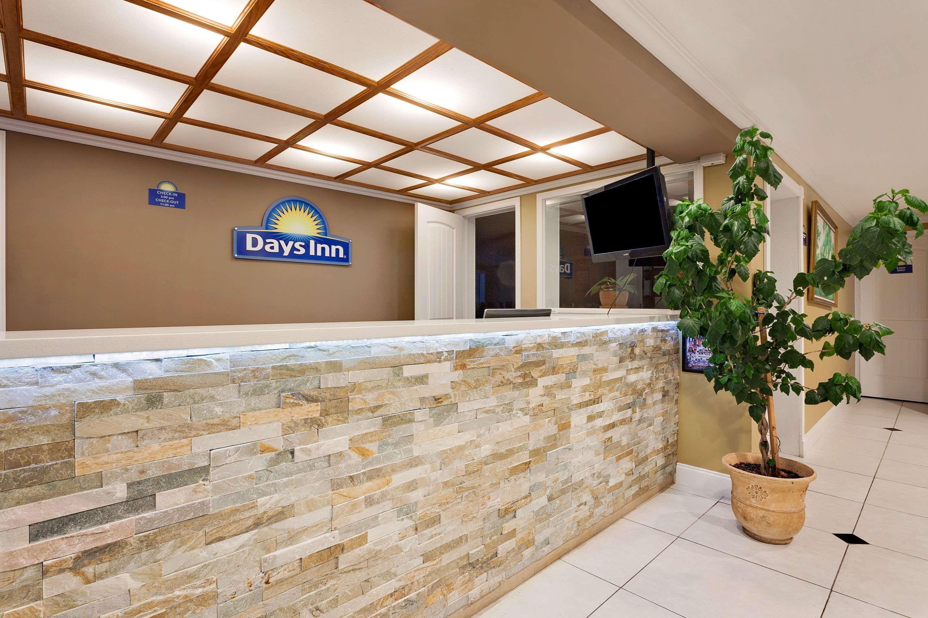 Days Inn By Wyndham Lakewood South Tacoma Dış mekan fotoğraf