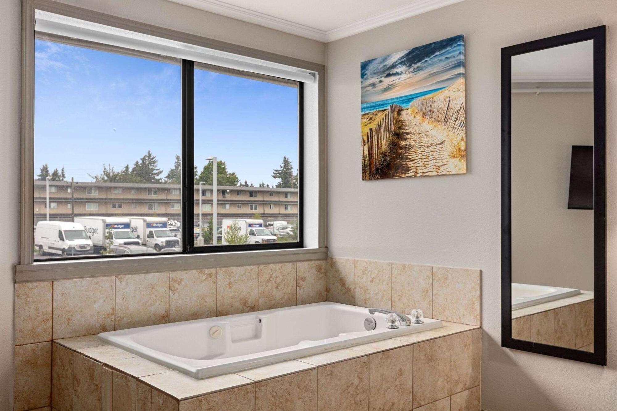 Days Inn By Wyndham Lakewood South Tacoma Dış mekan fotoğraf