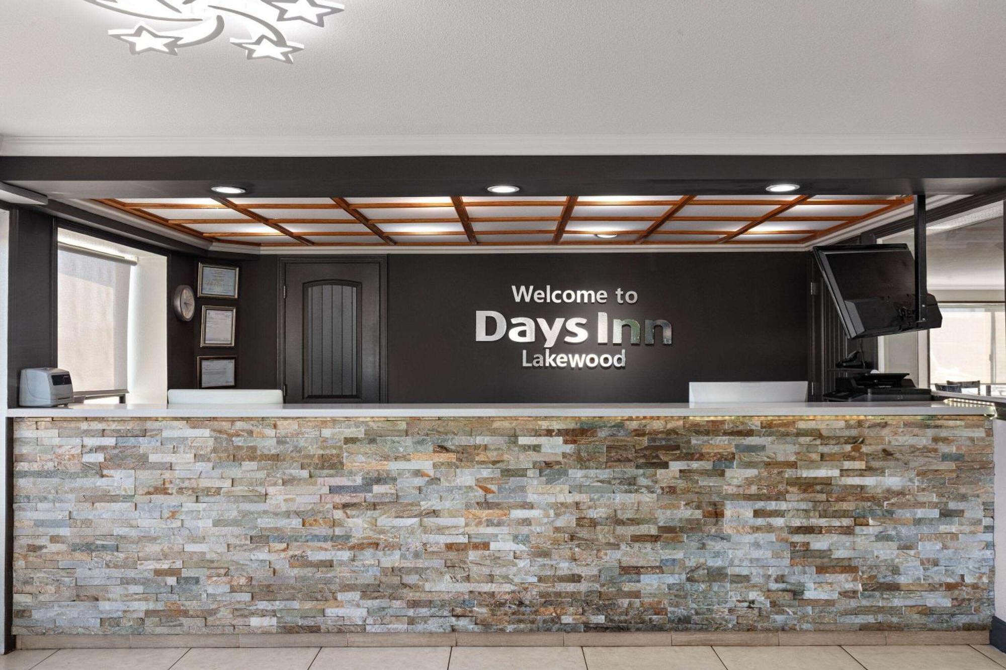 Days Inn By Wyndham Lakewood South Tacoma Dış mekan fotoğraf