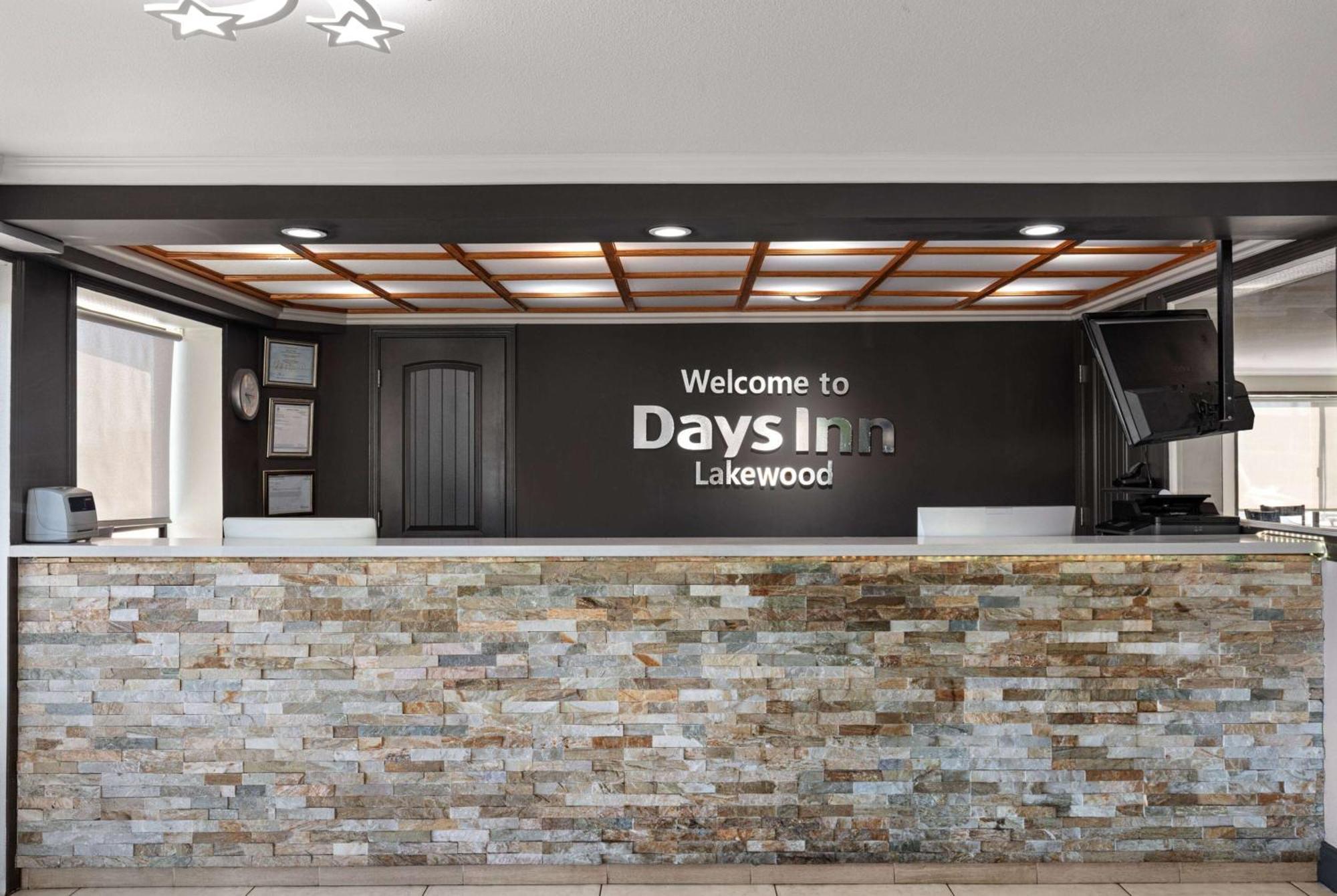 Days Inn By Wyndham Lakewood South Tacoma Dış mekan fotoğraf