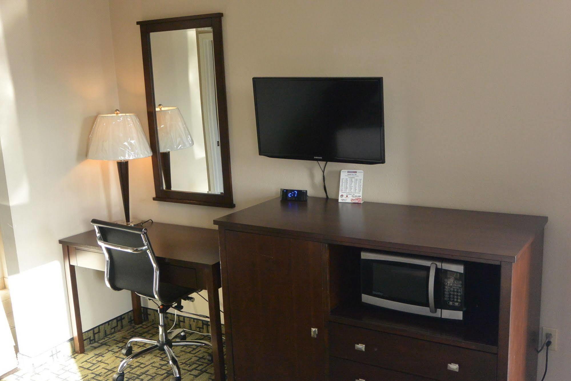 Days Inn By Wyndham Lakewood South Tacoma Dış mekan fotoğraf